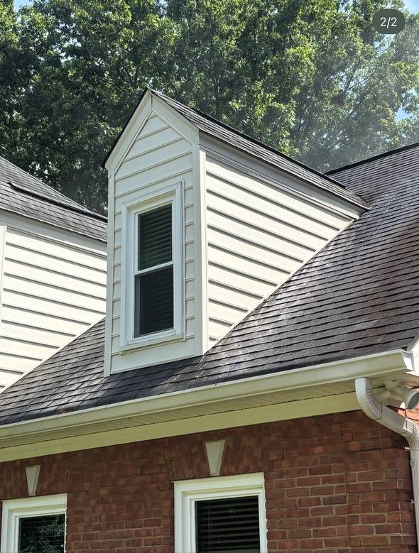 Clean white siding after Top Tier Exteriors